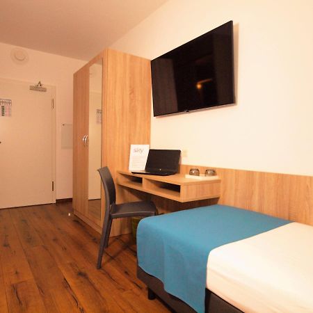 Hotel Traumfabrik Buettelborn Bagian luar foto