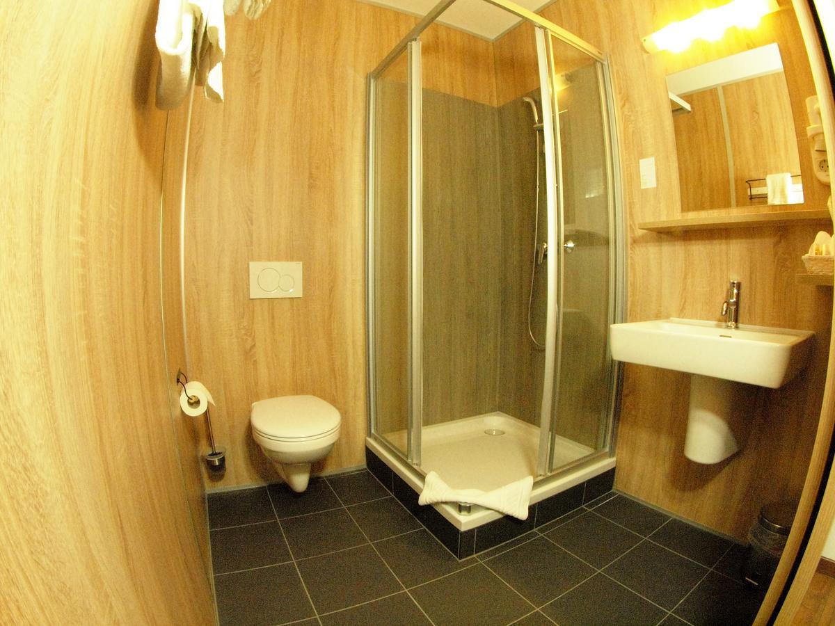 Hotel Traumfabrik Buettelborn Bagian luar foto