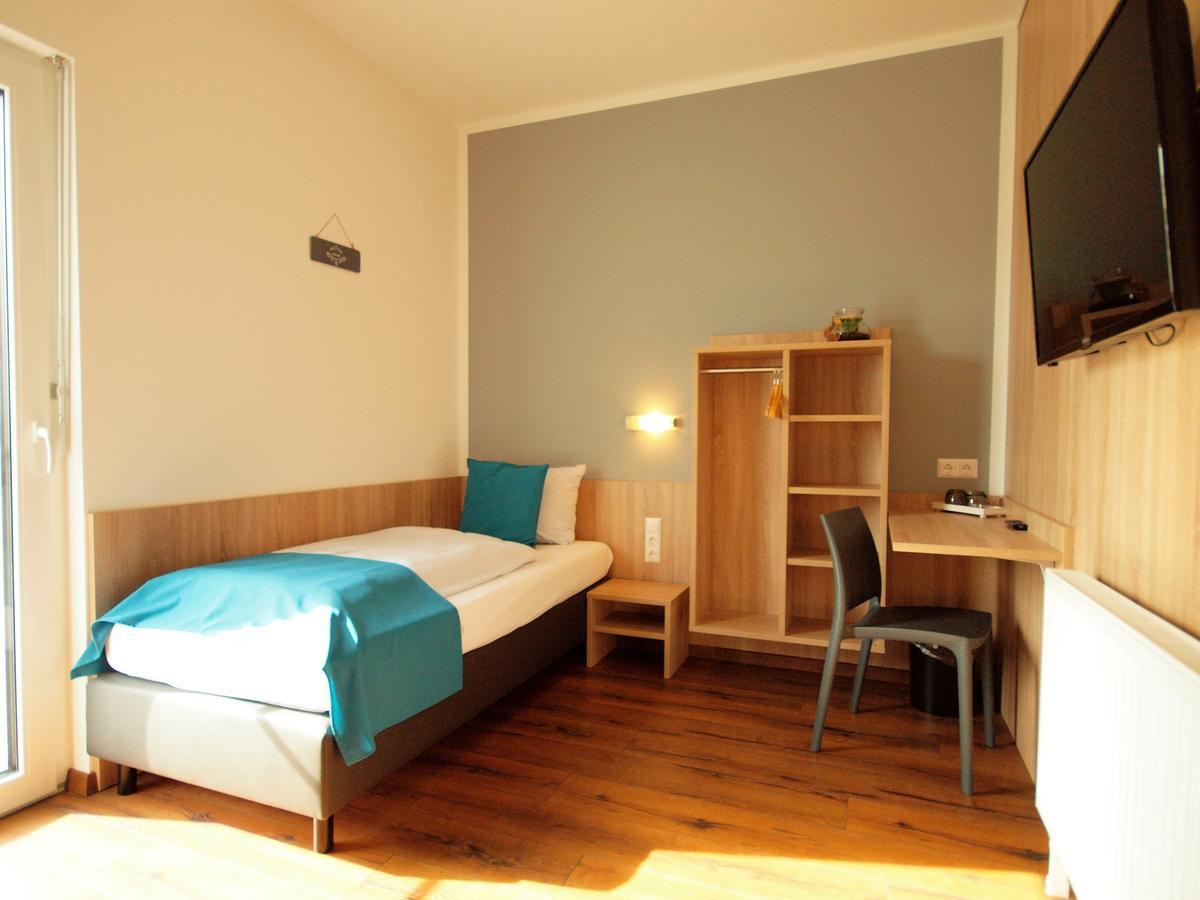 Hotel Traumfabrik Buettelborn Bagian luar foto