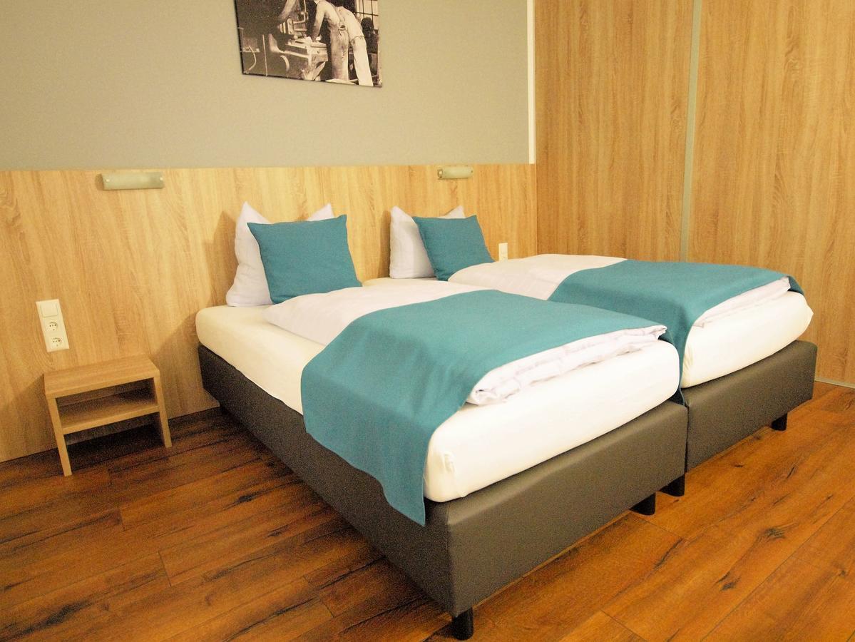 Hotel Traumfabrik Buettelborn Bagian luar foto